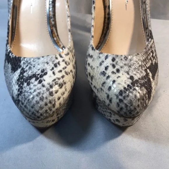 Jessica Simpson Winslo Python Platform Heels 7.5 - Picture 3 of 10